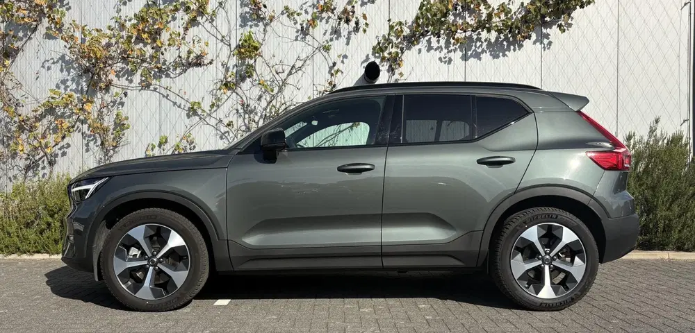 Volvo XC40 2.0 B4 Plus Dark uit 2026, foto 2