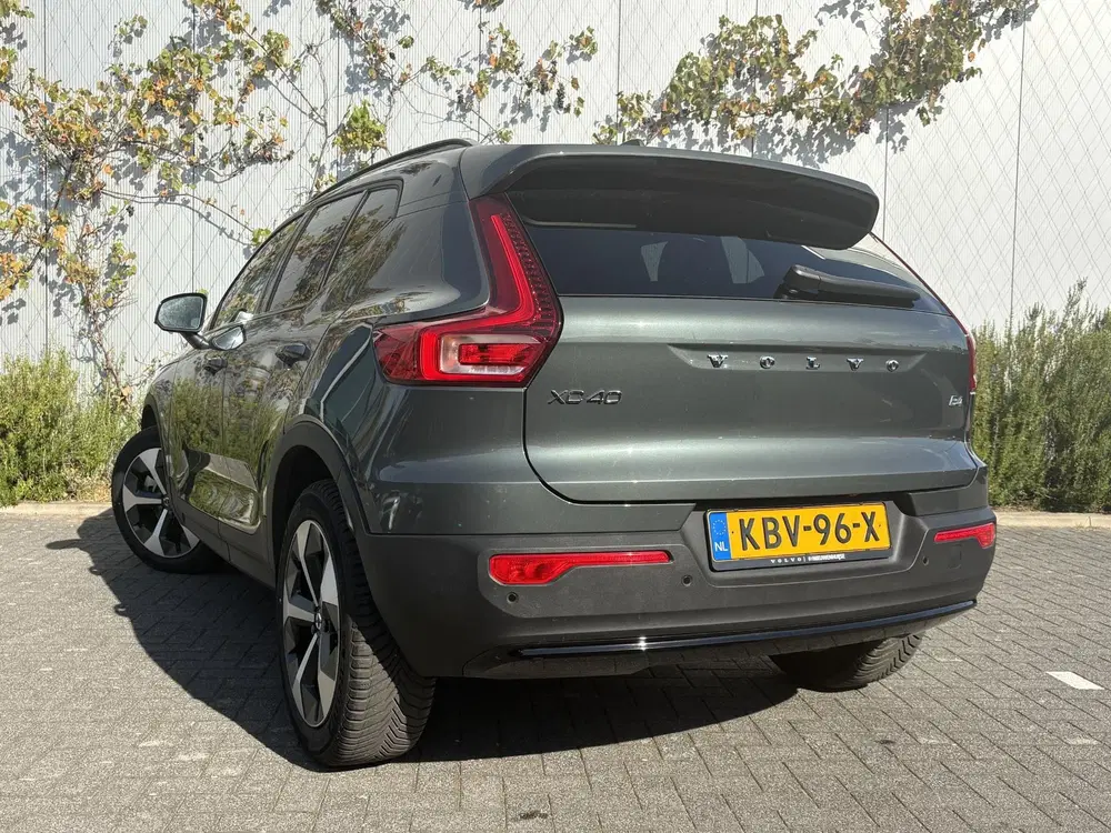 Volvo XC40 2.0 B4 Plus Dark uit 2026, foto 3