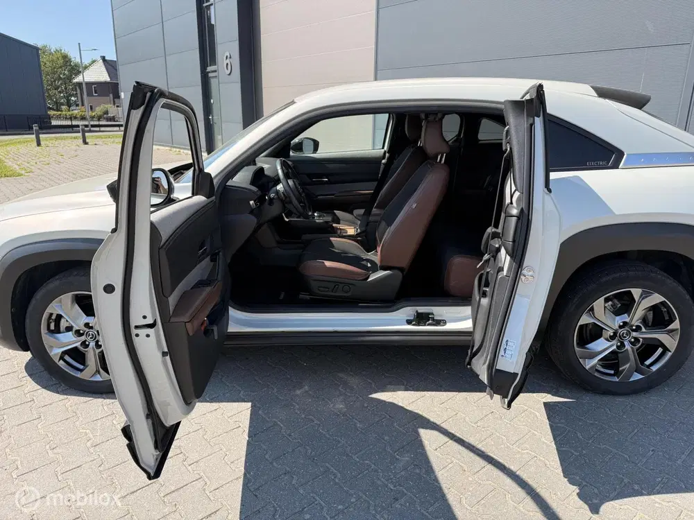 Mazda MX-30 e-SkyActiv 145 Comfort 36 kWh uit 2021, foto 15
