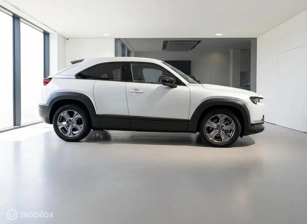 Mazda MX-30 e-SkyActiv 145 Comfort 36 kWh uit 2021, foto 9