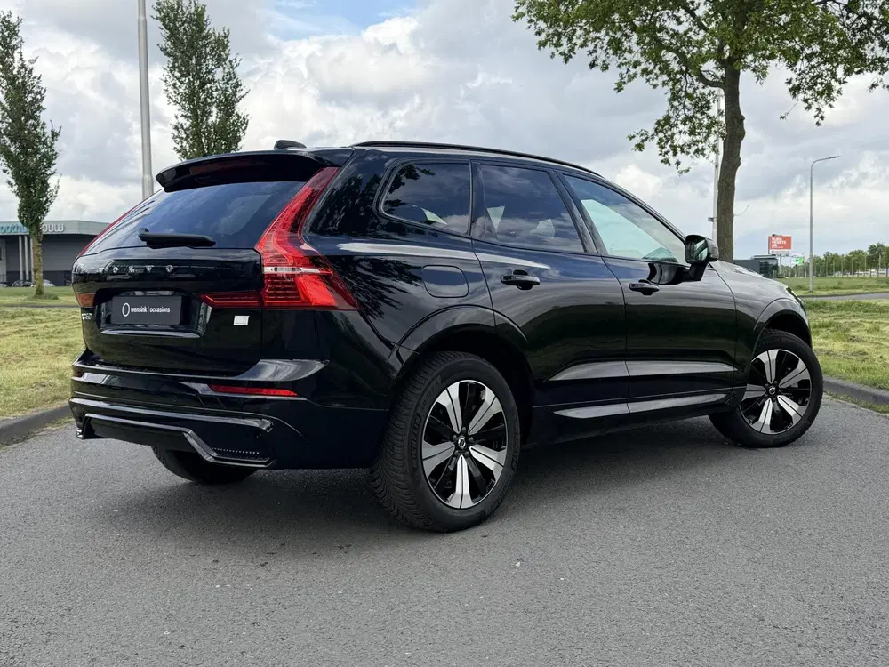 Volvo XC60 2.0 T6 Plug-in hybrid AWD Plus Dark uit 2023, foto 4