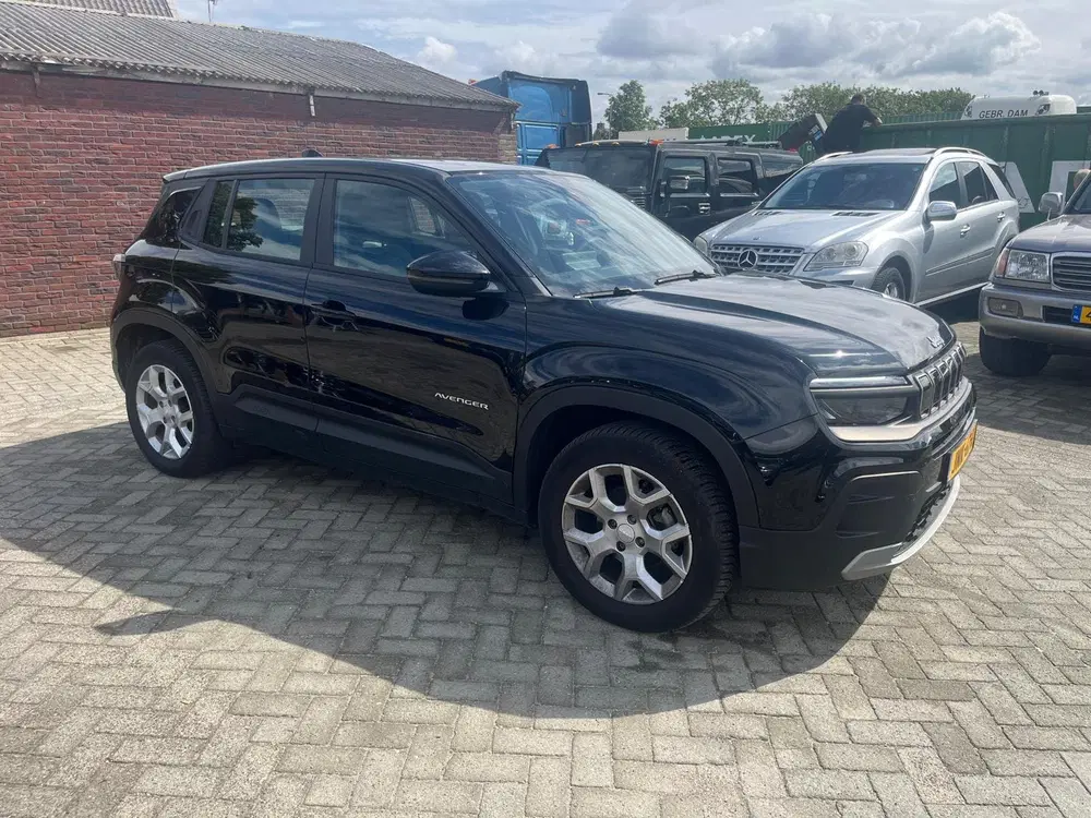 Jeep Avenger 1.2 Longitude navi apple play lm velg lede uit 2024, foto 3