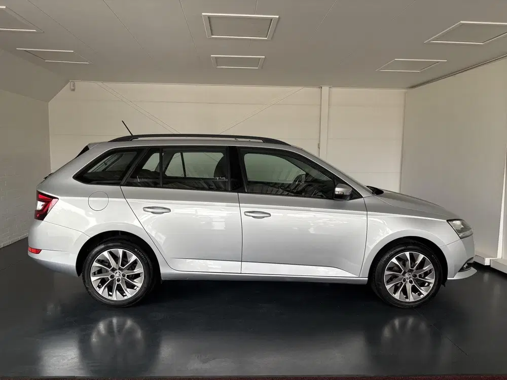 Skoda Fabia 1.0 TSI Business Edition uit 2022, foto 2
