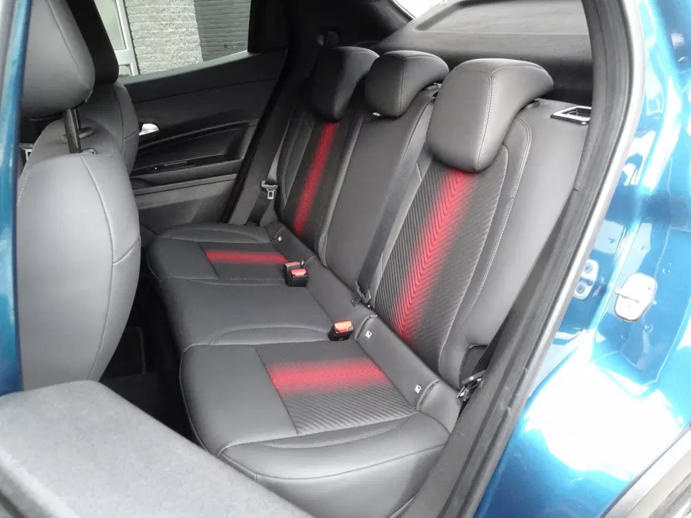 Alfa Romeo Junior 1.2 Turbo Hybrid Ibrida Speciale uit 2025, foto 12