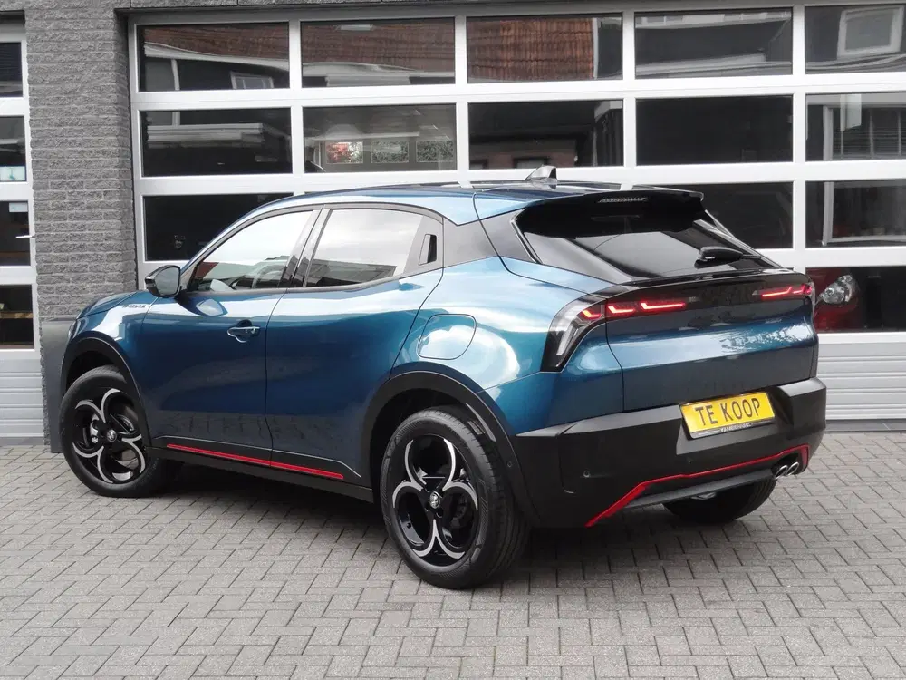 Alfa Romeo Junior 1.2 Turbo Hybrid Ibrida Speciale uit 2025, foto 4