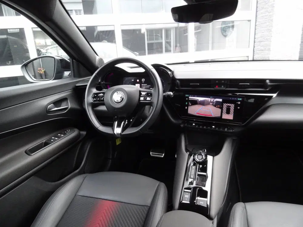 Alfa Romeo Junior 1.2 Turbo Hybrid Ibrida Speciale uit 2025, foto 7