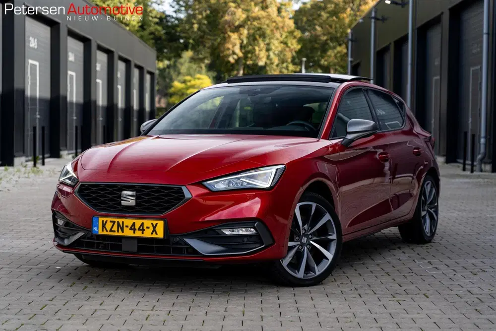 SEAT Leon 1.4 TSI eHybrid PHEV FR *Pano* ACC* Camera uit 2021
