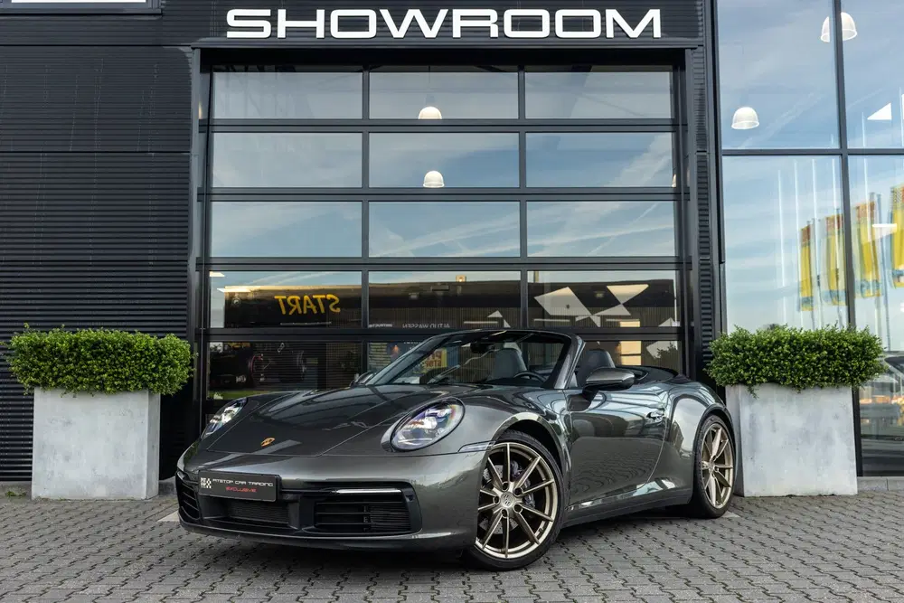Porsche 911 992 3.0 Carrera uit 2020, foto 2