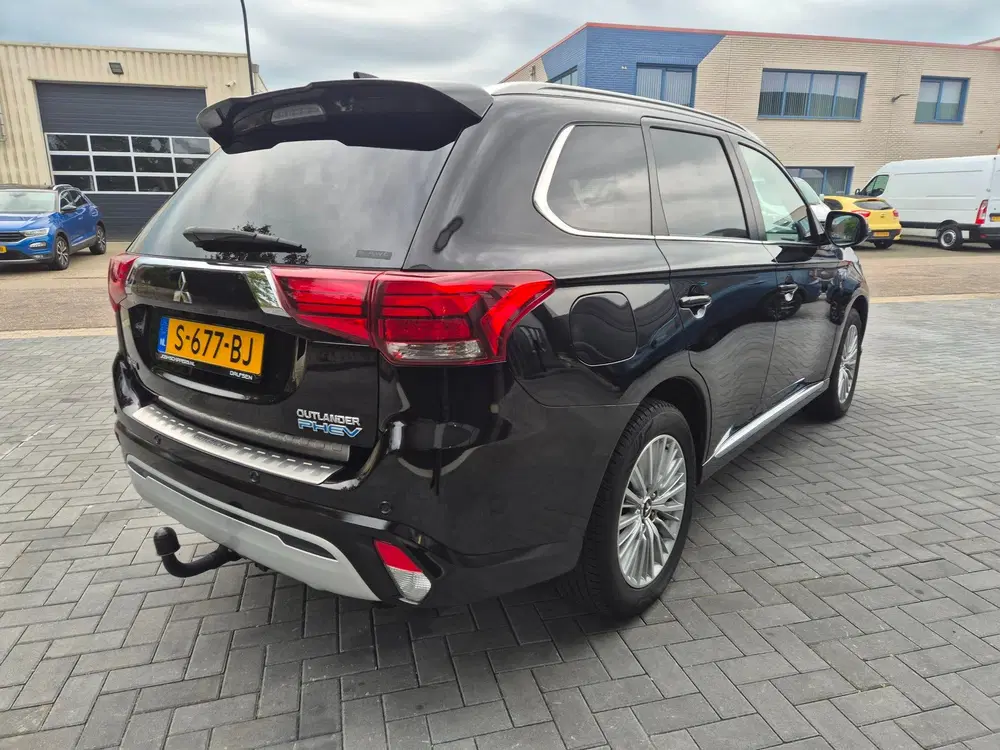 Mitsubishi Outlander 2.4 PHEV S-Edition Leder uit 2019, foto 3
