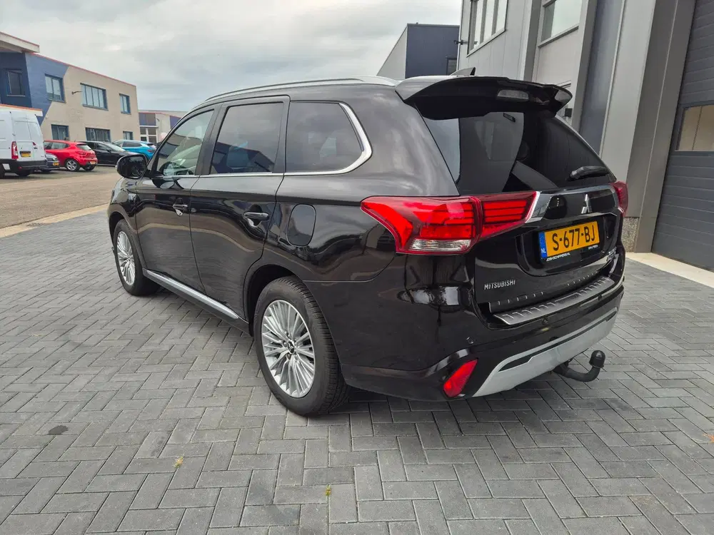 Mitsubishi Outlander 2.4 PHEV S-Edition Leder uit 2019, foto 4