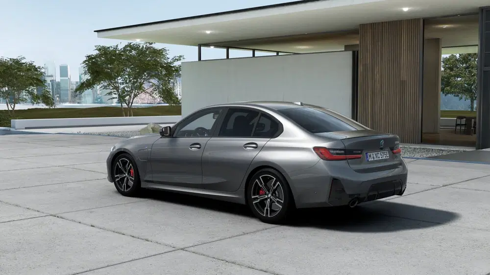 BMW 3-serie 330e M Sport Automaat uit 2026, foto 2