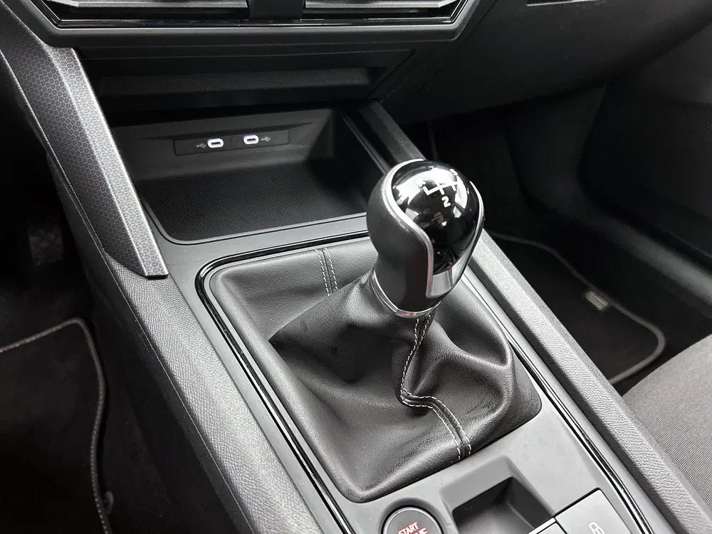 SEAT Leon 1.0 TSI Reference uit 2022, foto 13