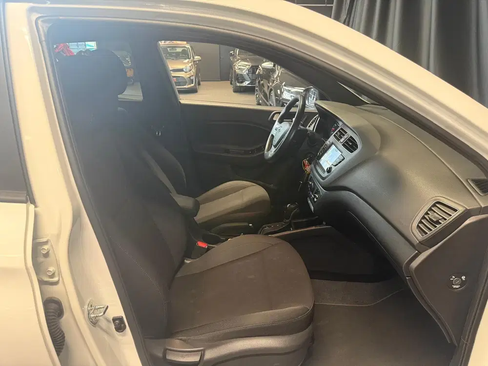 Hyundai i20 1.0 Comfort uit 2020, foto 15