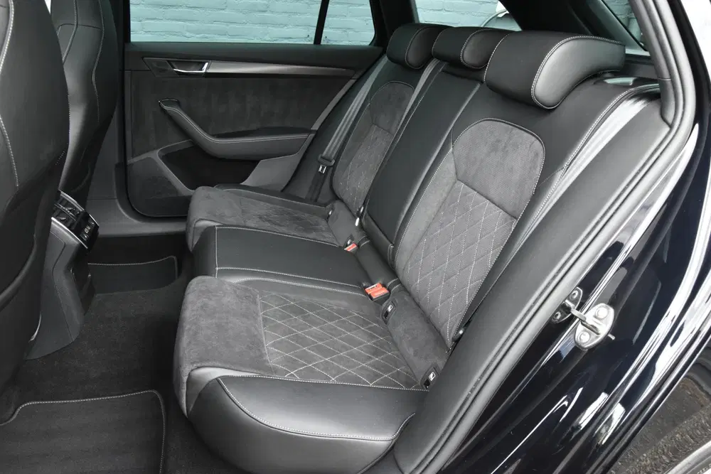 Skoda Superb 1.4 TSI iV Sportline Business uit 2020, foto 11