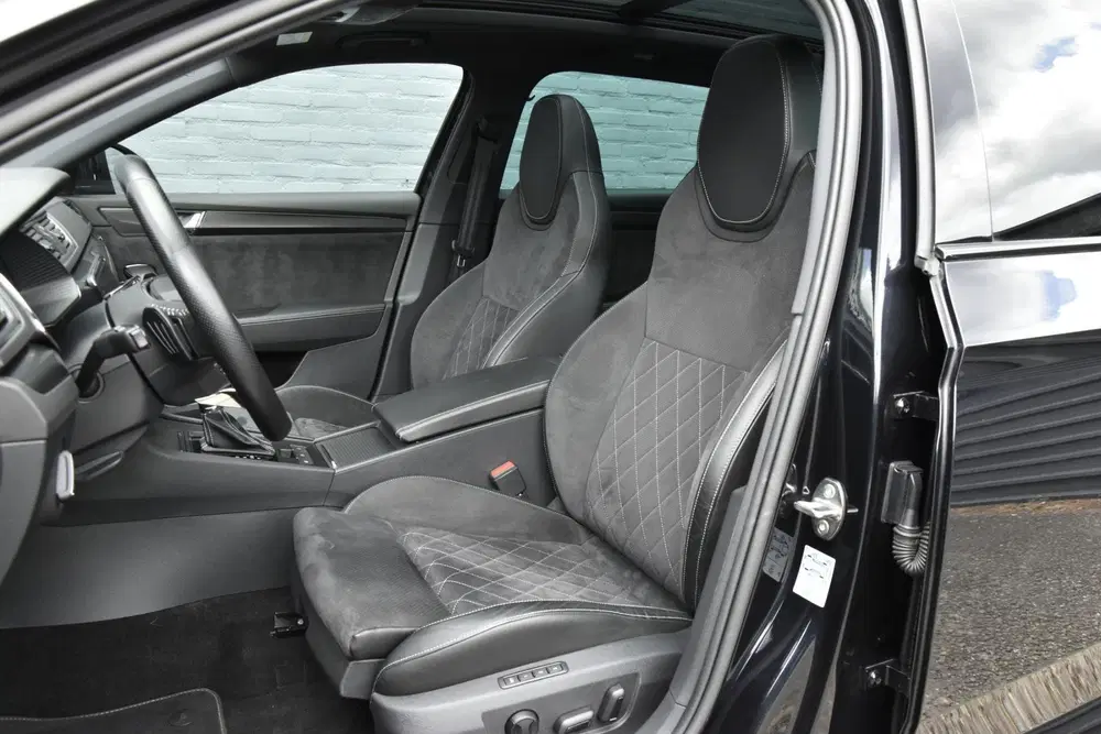 Skoda Superb 1.4 TSI iV Sportline Business uit 2020, foto 4