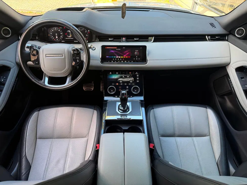 Land Rover Range Rover Evoque 2.0 P250 AWD R-Dynamic HSE Pan uit 2020, foto 2