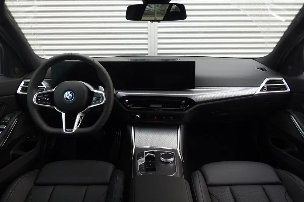 BMW 3-serie 330e M Sport Automaat uit 2026, foto 3