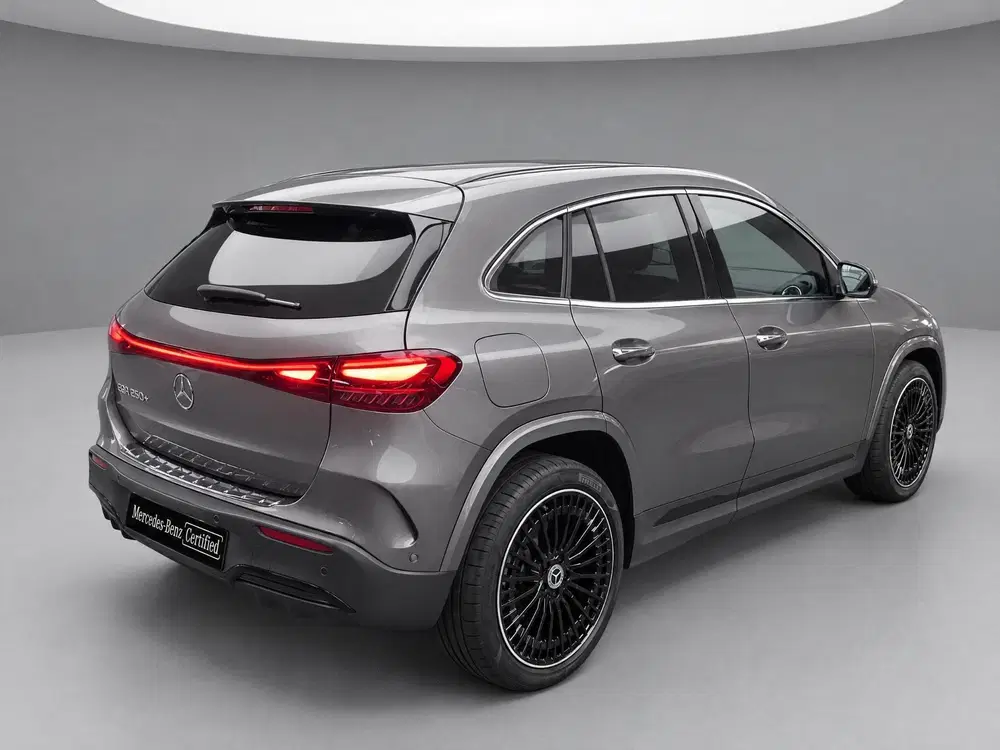Mercedes-Benz EQA 250+ AMG Line 71 kWh uit 2024, foto 2