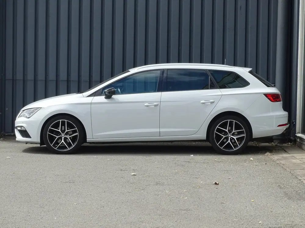 SEAT Leon 1.5 TSI FR Business Intense Automaat uit 2019, foto 2