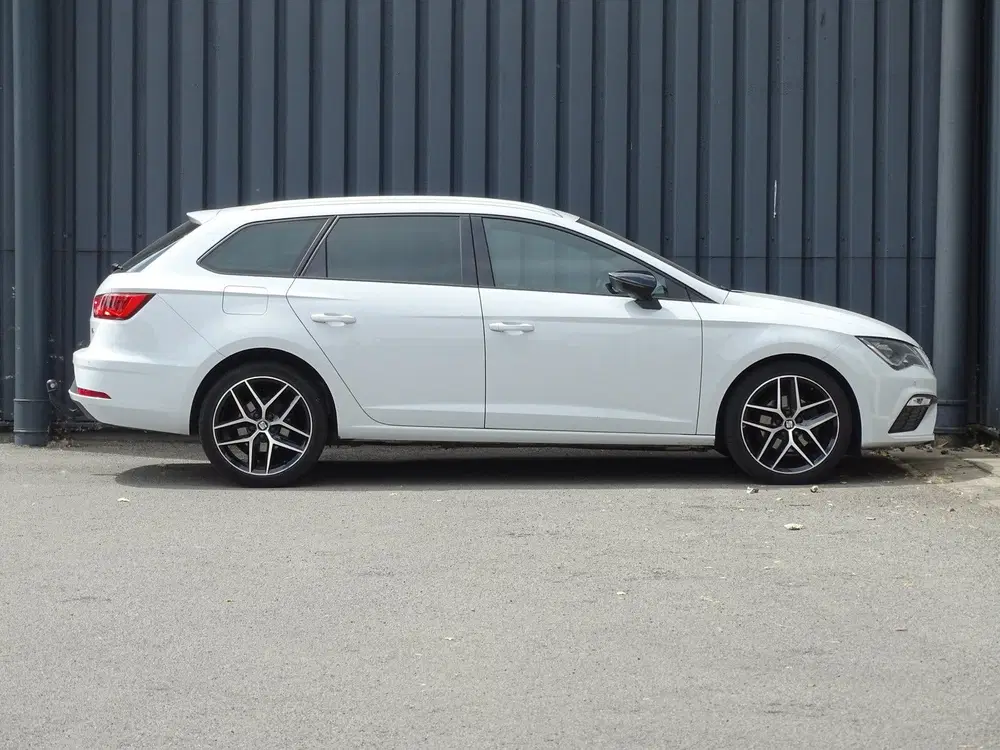 SEAT Leon 1.5 TSI FR Business Intense Automaat uit 2019, foto 4