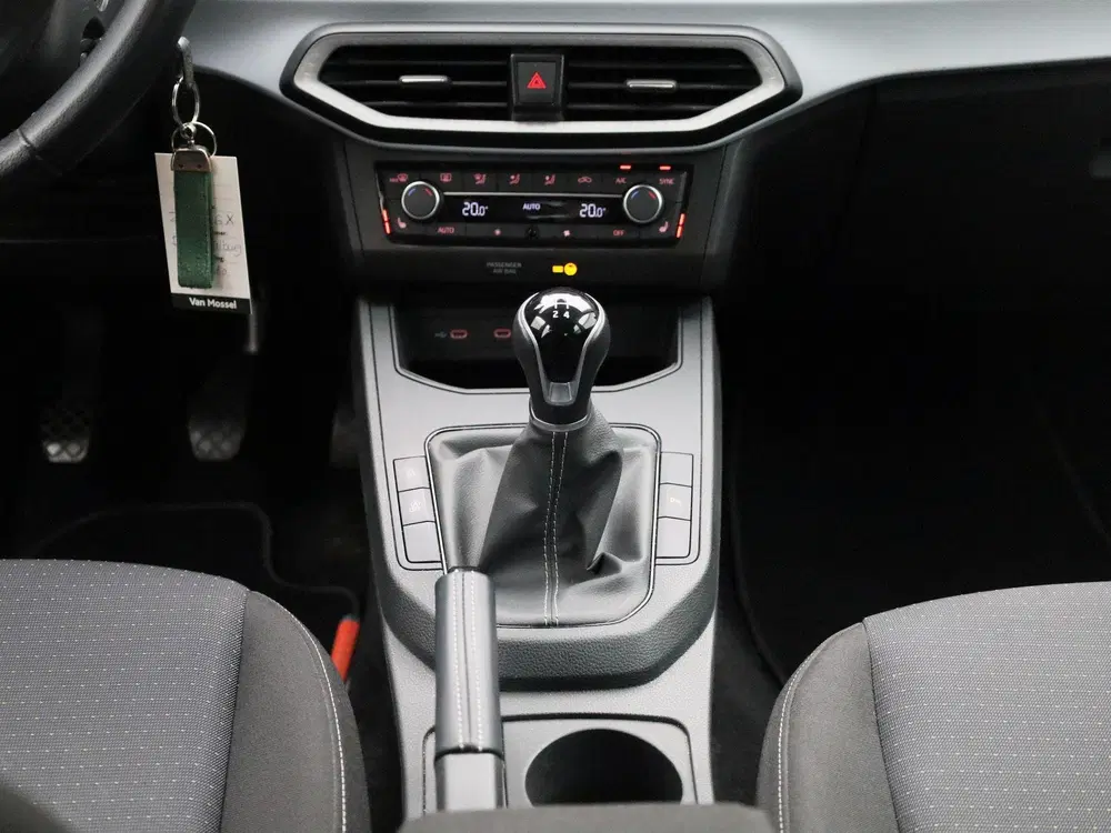 SEAT Ibiza 1.0 TSI Style Business Connect 95 PK uit 2024, foto 9