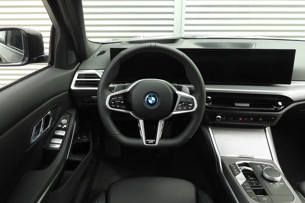 BMW 3-serie 330e M Sport Automaat uit 2026, foto 2