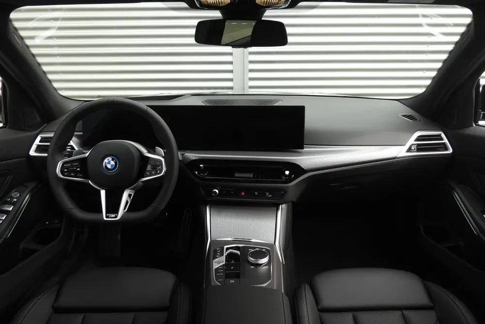 BMW 3-serie 330e M Sport Automaat uit 2026, foto 3