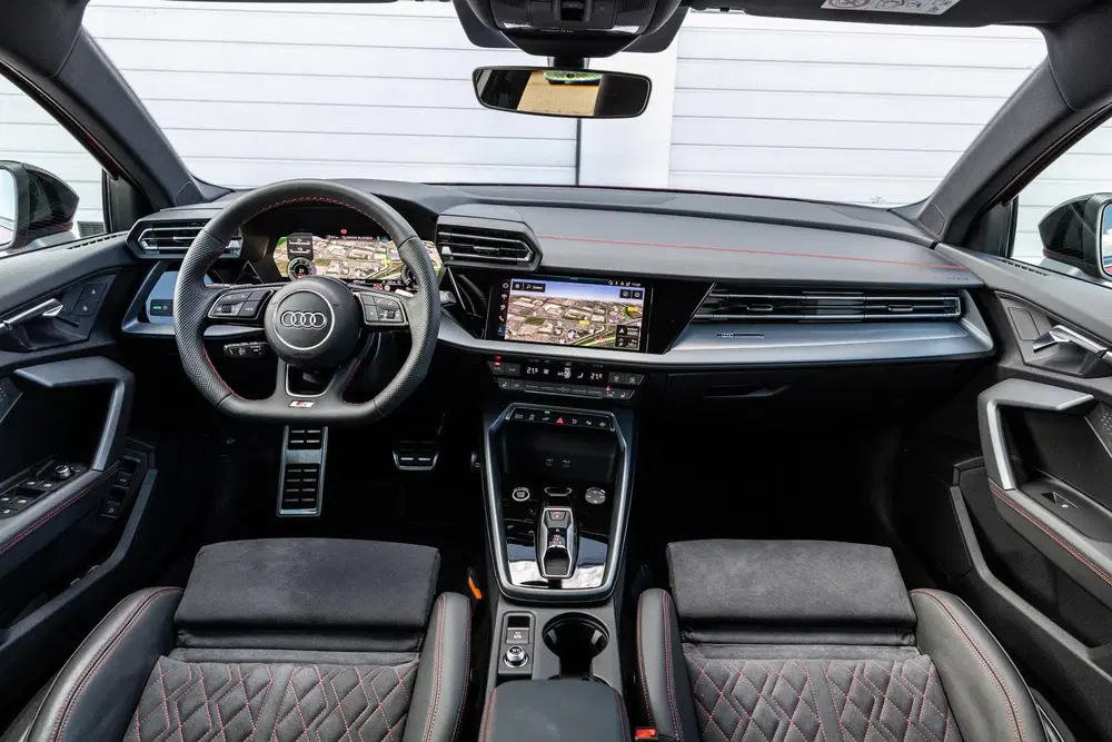Audi A3 45 TFSIe 272pk S edition Competition uit 2025, foto 4