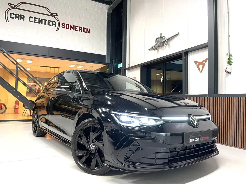 Volkswagen Golf 1.5 TSI R-Line Black Style uit 2024, foto 2
