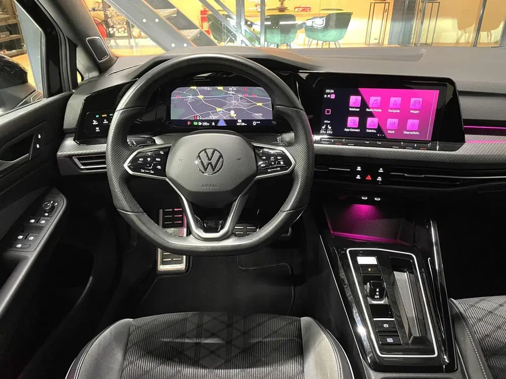 Volkswagen Golf 1.5 TSI R-Line Black Style uit 2024, foto 6
