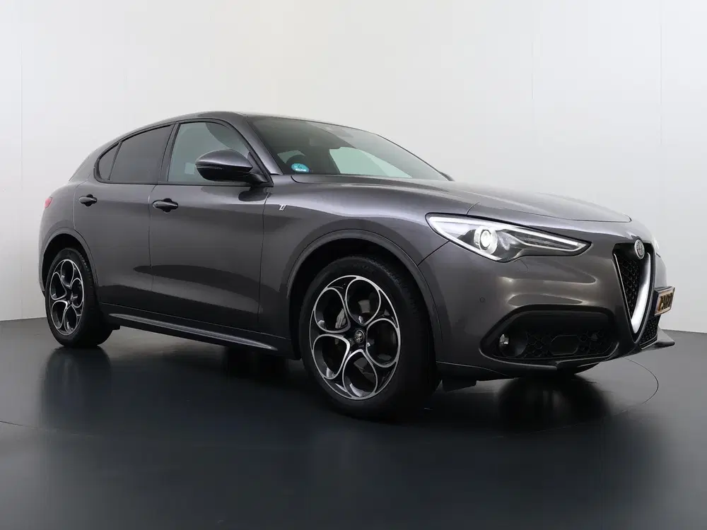 Alfa Romeo Stelvio 2.2 JTD AWD Veloce Automaat uit 2023, foto 3