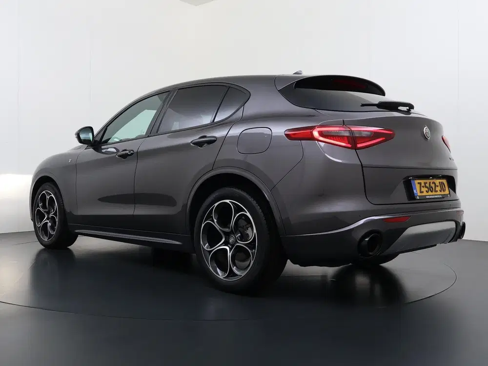 Alfa Romeo Stelvio 2.2 JTD AWD Veloce Automaat uit 2023, foto 6