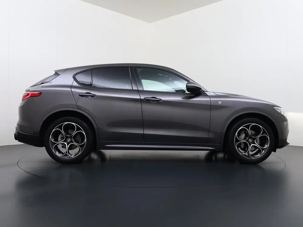Alfa Romeo Stelvio 2.2 JTD AWD Veloce Automaat uit 2023, foto 9