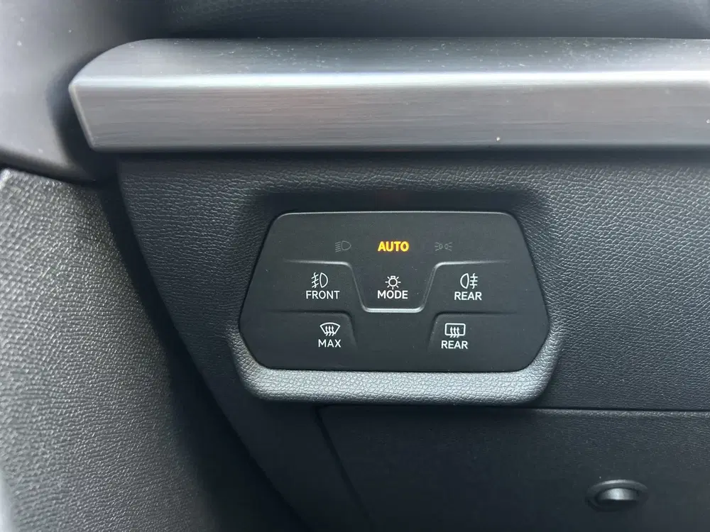 SEAT Leon 1.5 eTSI FR Business Intense uit 2022, foto 11