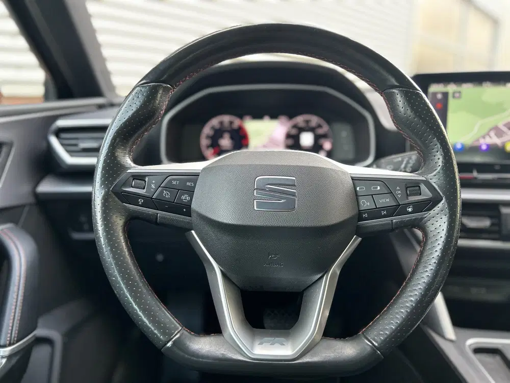 SEAT Leon 1.5 eTSI FR Business Intense uit 2022, foto 13