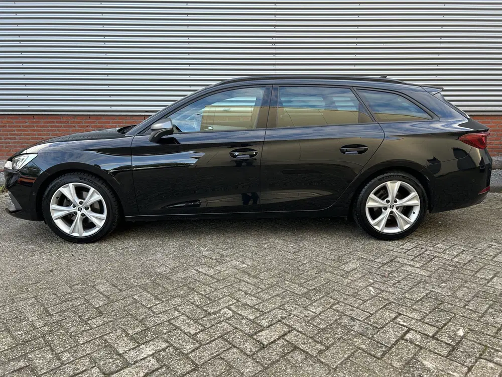 SEAT Leon 1.5 eTSI FR Business Intense uit 2022, foto 3