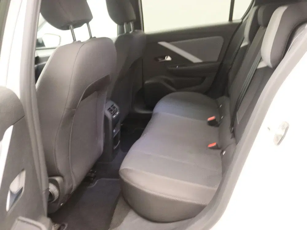 Opel Astra 1.2 Turbo Edition uit 2023, foto 13