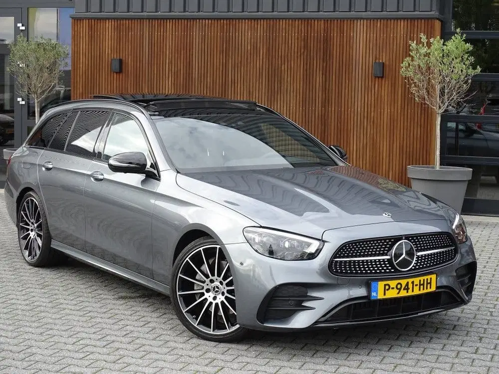 Mercedes-Benz E-Klasse E-klasse 200 AMG uit 2021, foto 2