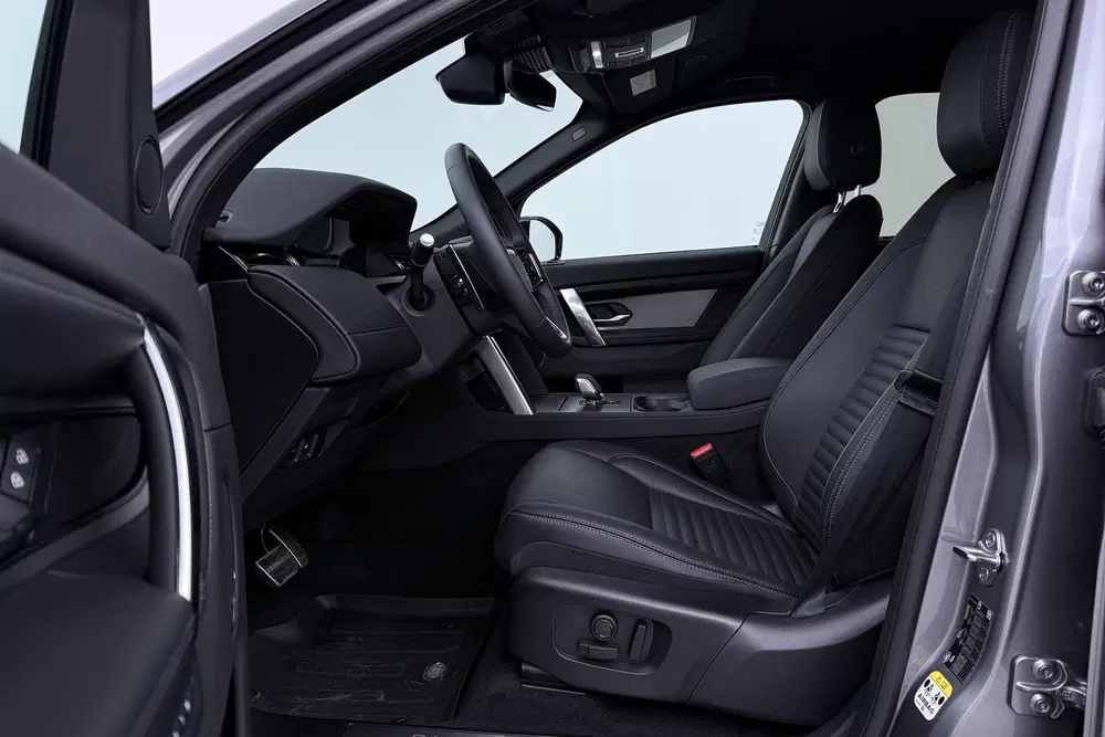 Land Rover Discovery Sport P270e Dynamic SE uit 2025, foto 3