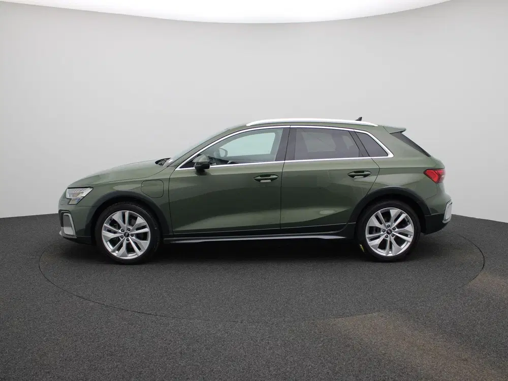 Audi A3 40 TFSI e Advanced edition l Adaptive crui uit 2025, foto 4