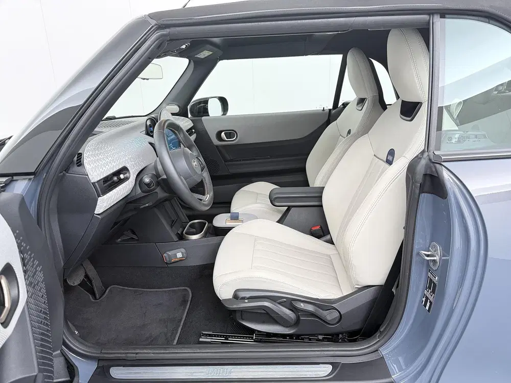 Mini Cabrio Cooper C Favoured Pakket M uit 2026, foto 4