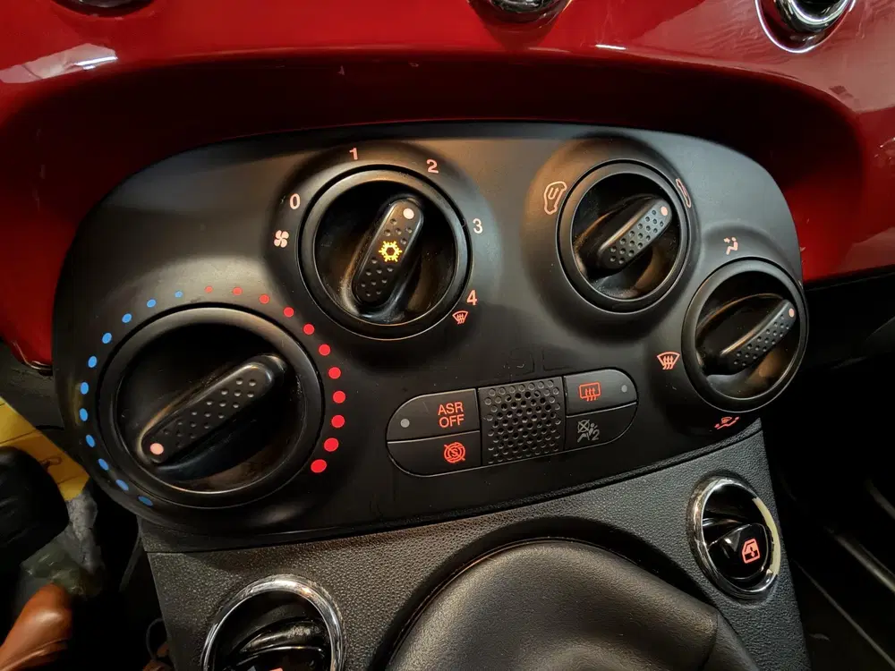 Fiat 500 0.9 TwinAir 80pk Turbo Young Cruise contro uit 2019, foto 15