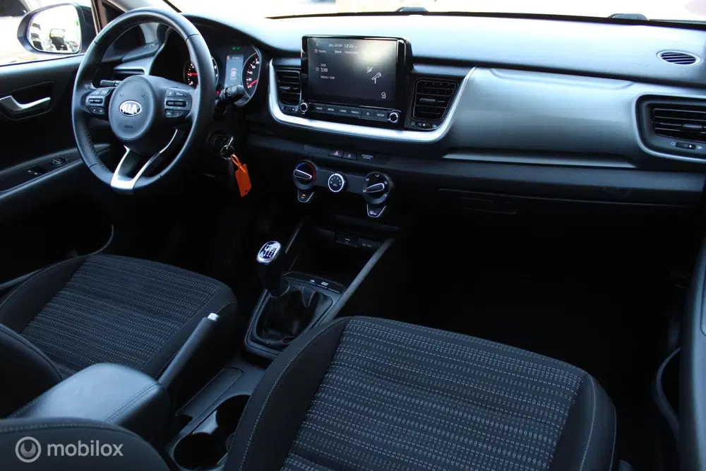 Kia Stonic 1.0 T-GDi MHEV DynamicLine uit 2021, foto 2