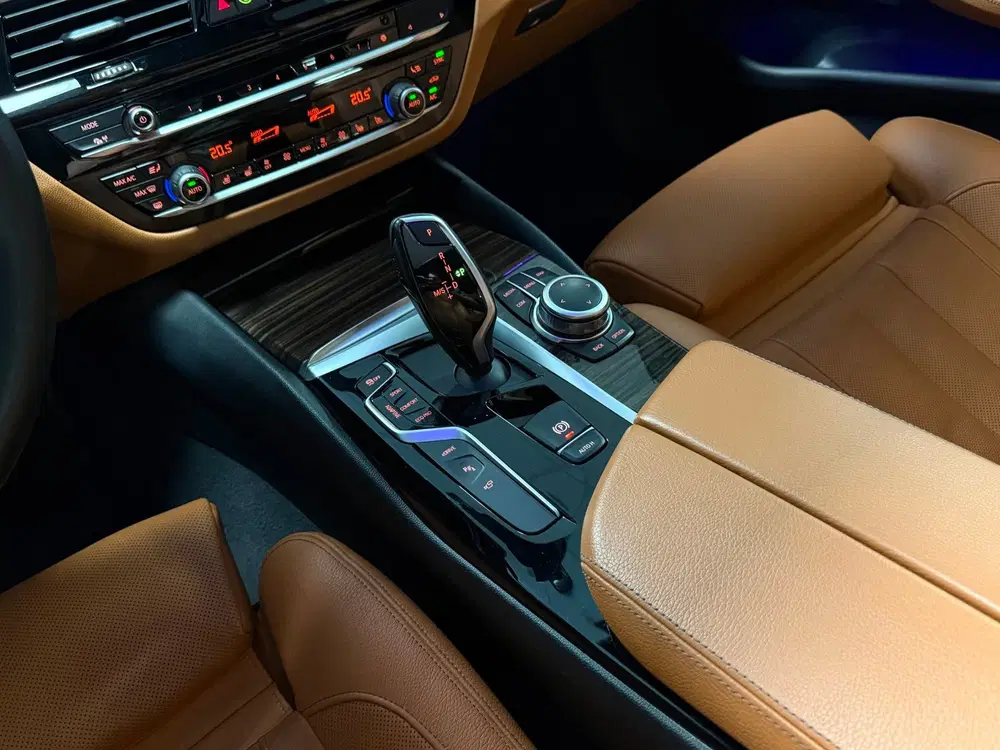 BMW 5-serie 530e iPerformance High Executive uit 2019, foto 13