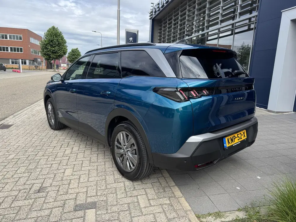 Peugeot 5008 1.2 Hybrid 145 Allure 7p uit 2026, foto 3