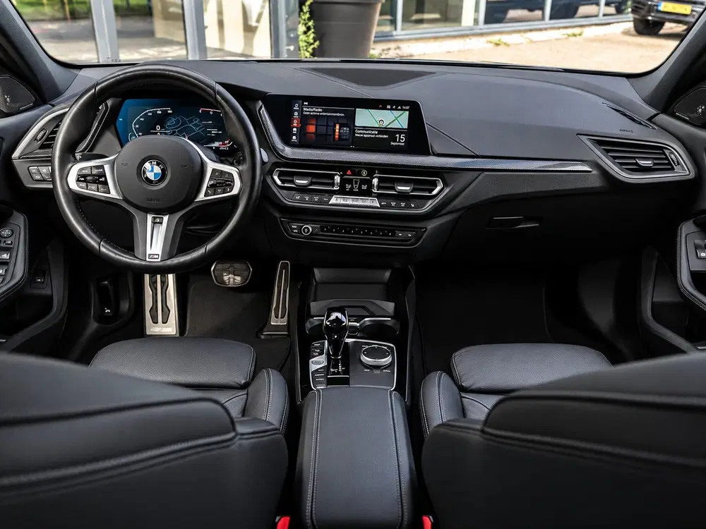 BMW 1-serie 118i EDE M-Sport uit 2024, foto 10