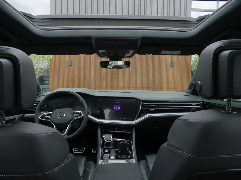 Volkswagen Touareg 3.0 e-Hybrid 462PK 4-Motion R uit 2020, foto 10