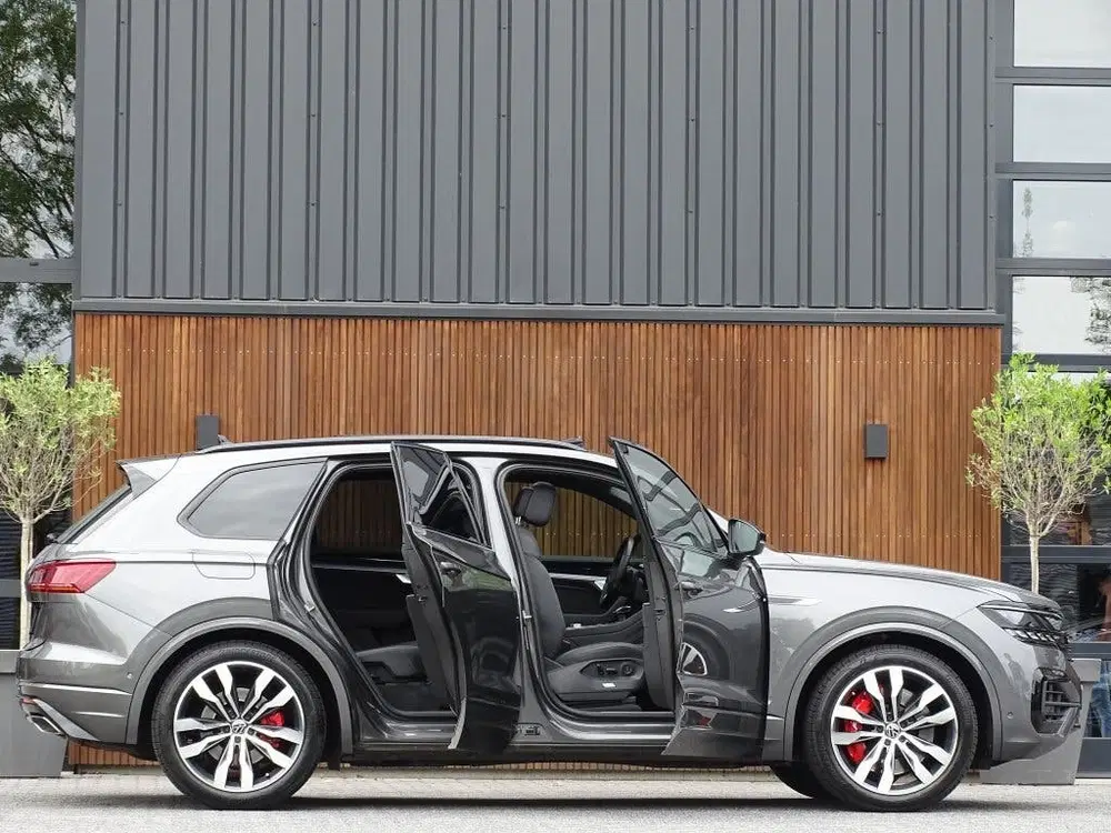 Volkswagen Touareg 3.0 e-Hybrid 462PK 4-Motion R uit 2020, foto 4