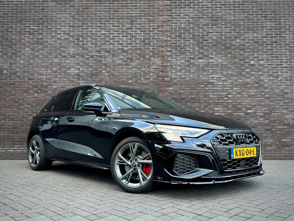 Audi A3 S-LINE MATRIX LED uit 2022, foto 2