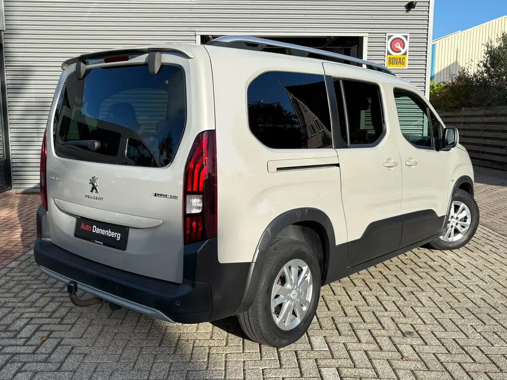 Peugeot Rifter 1.2 Puretech Long Allure 7p AUTOMAAT-GAR uit 2021, foto 2